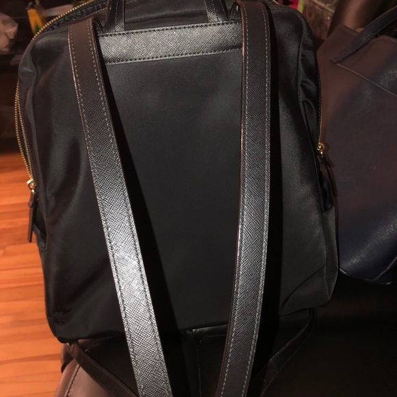 backpack - Picture 3 of 6